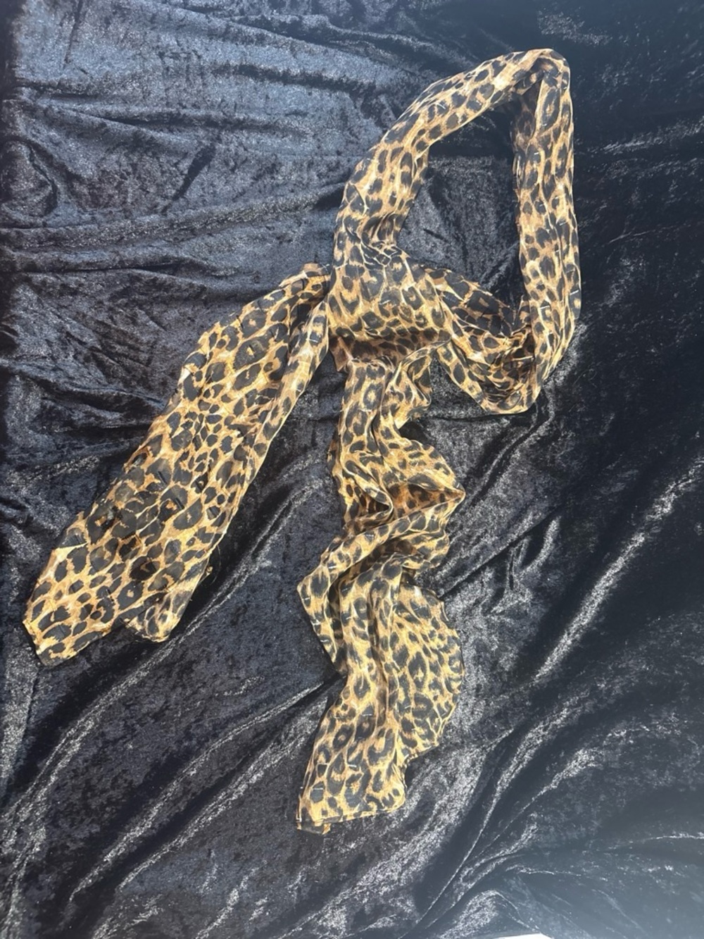Cejon Metallic Leopard Print Sheer Skinny Scarf Brown Gold Mob Wife Glam

• EUC.